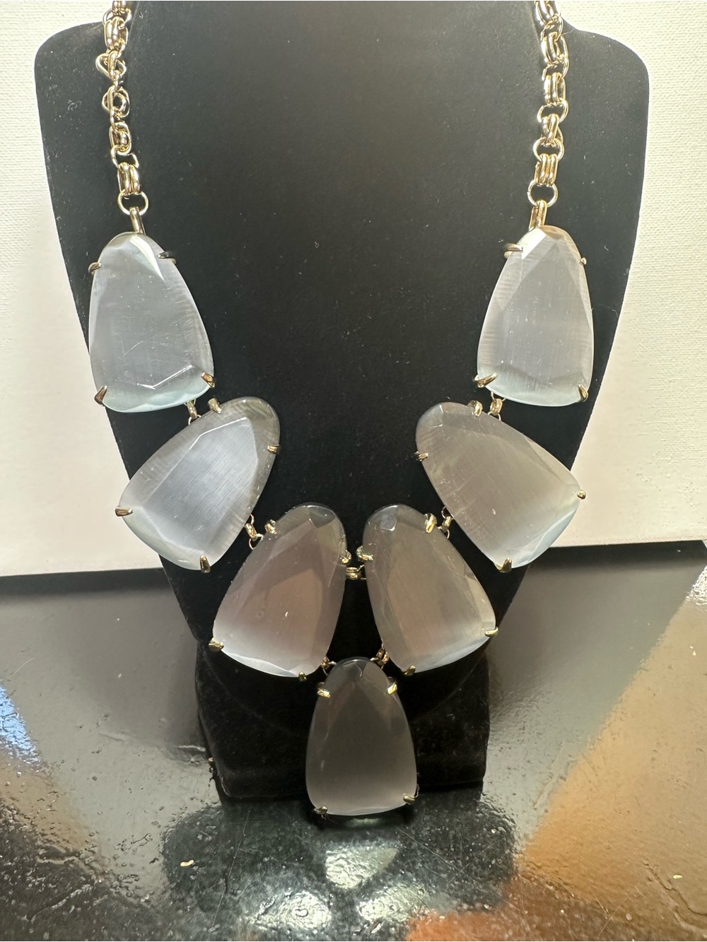 Kendra Scott Harlow statement necklace in slate gray cats eye gold tone NWT - Picture 1 of 4